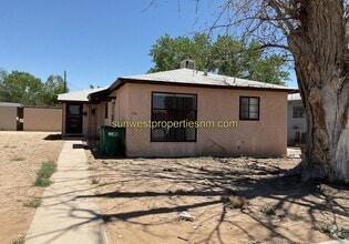 Building Photo - 1110 N Monterey Ave