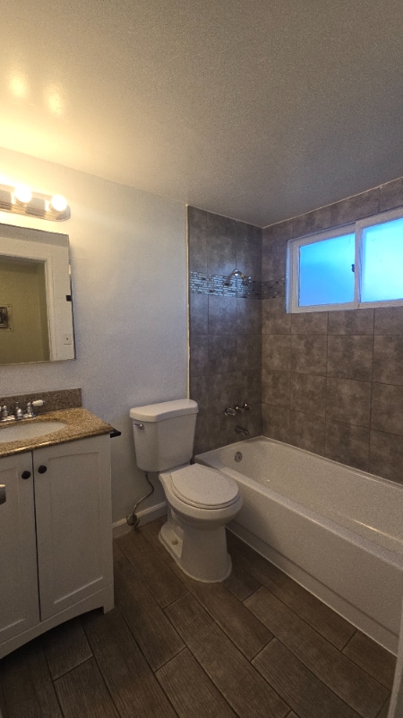 Building Photo - 720 N Marengo Ave