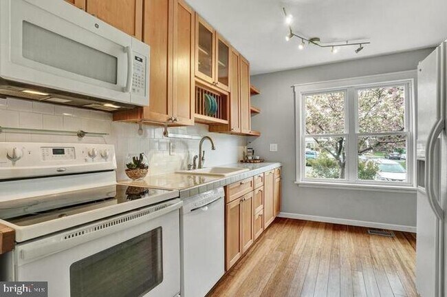 Foto del edificio - 94 Blueridge Ct