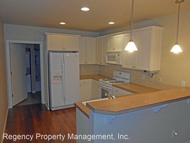 Building Photo - 1 br, 1 bath House - 7502 N Burlington Ave