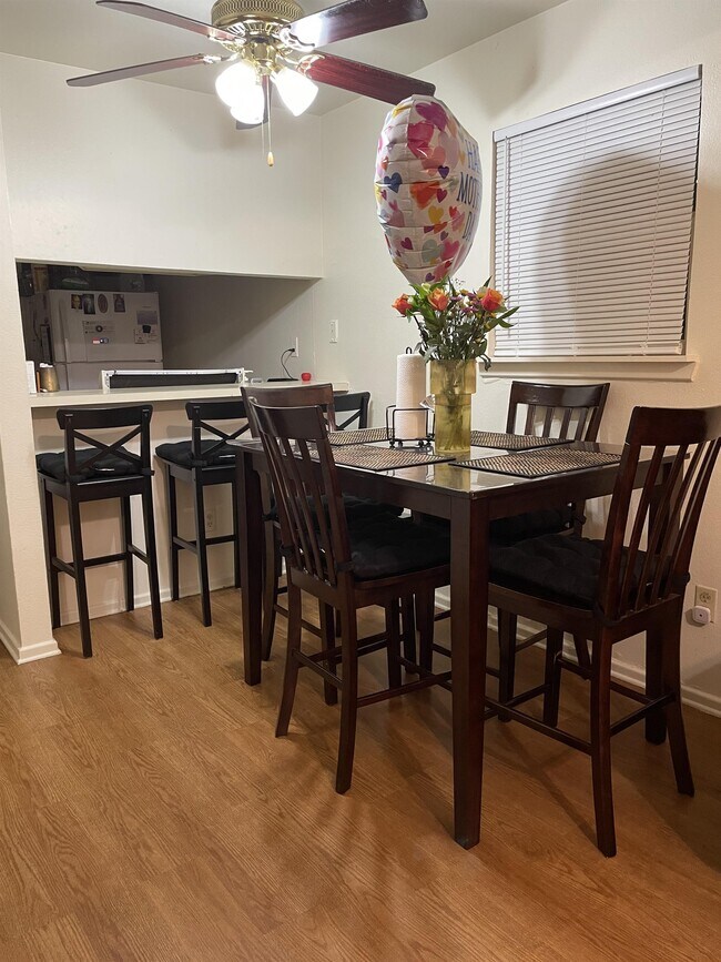 Foto del edificio - 656 Mill St