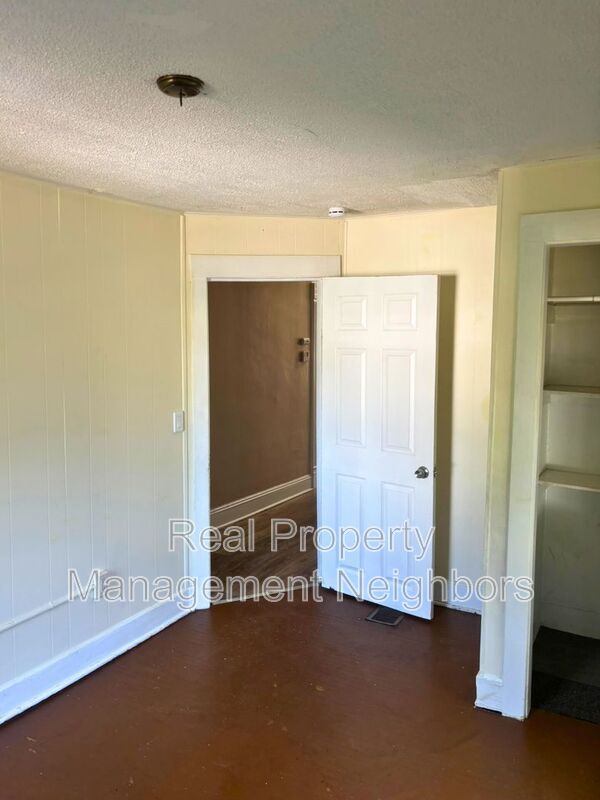 Foto del edificio - 1717 Plainfield Ave NE