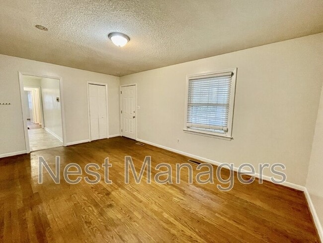 Building Photo - 3533 Furman Dr