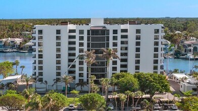 Building Photo - 2400 Gulf Shore Blvd N