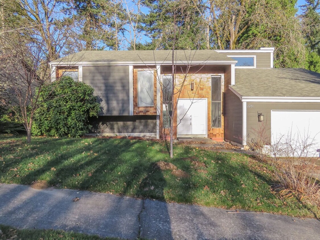 Primary Photo - !! Gorgeous 3 bedroom Gresham home with be...