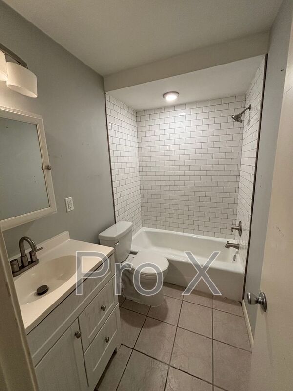 Foto del edificio - 6450-6462 W Nicole Ln