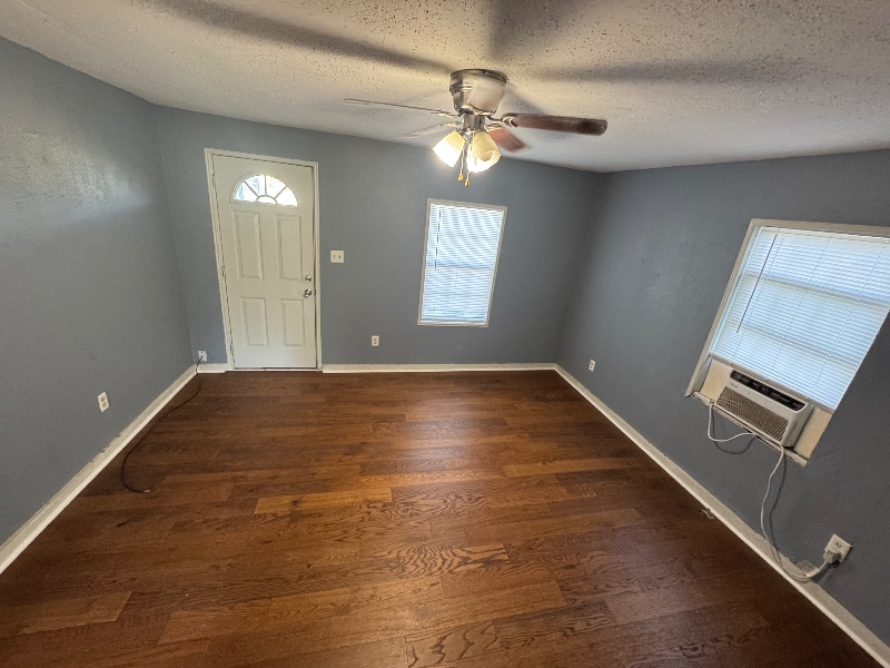 Foto del edificio - 1700 Avenue H