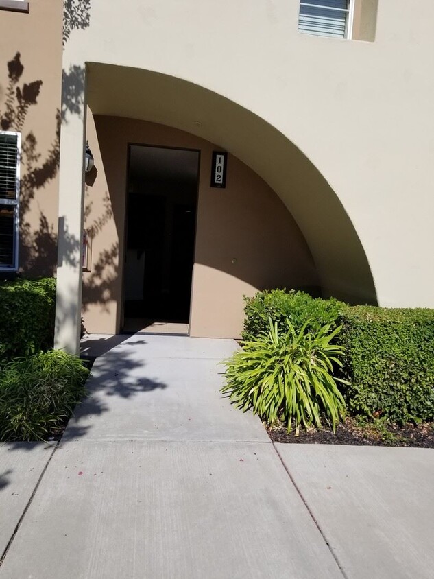 Primary Photo - 2 br, 2 bath House - 400 Regatta Lane #102**