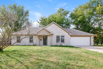 Building Photo - 450 Southgate Dr