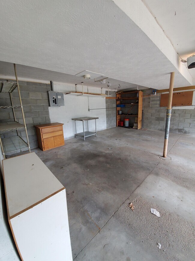 Foto del edificio - 7955 Vernon Ave
