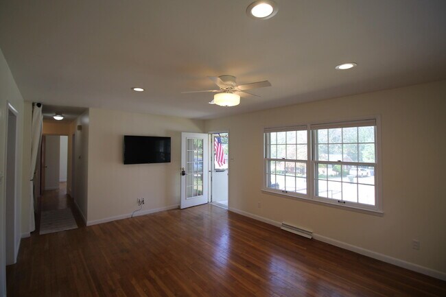 Foto del edificio - 2906 Brigadoon Pkwy