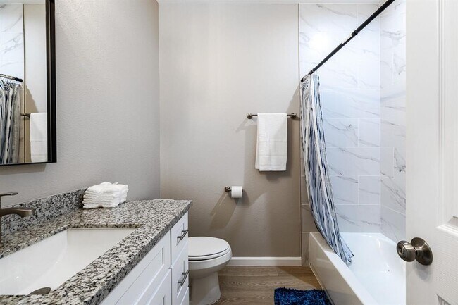 Foto del edificio - 4661 Clover St