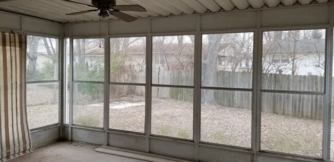 Foto del edificio - 707 Westbrook Ct