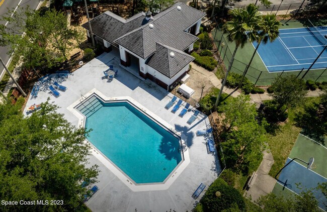 Building Photo - 11536 Summerhaven Blvd N