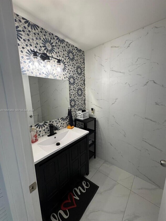 Foto del edificio - 9729 Costa del Sol Blvd