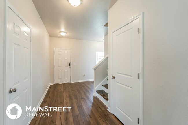 Building Photo - 880 Clover Cir