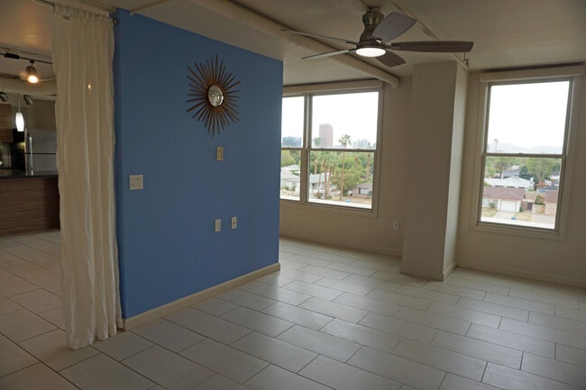 Foto del edificio - 535 W Thomas Rd