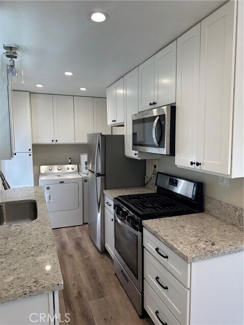 Foto del edificio - 7921 Ronald Drive