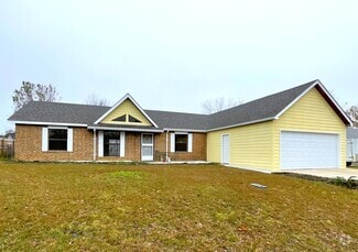 Building Photo - 114 Clarence Ave