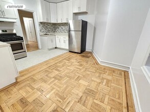 Building Photo - 3900 Greystone Ave