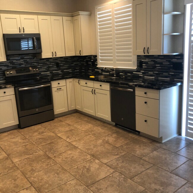 Foto del edificio - 3908 Cloverbrook Dr