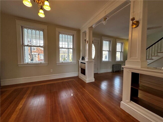 Building Photo - 100 Maple Ave