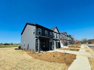 Building Photo - 134 Lauren St