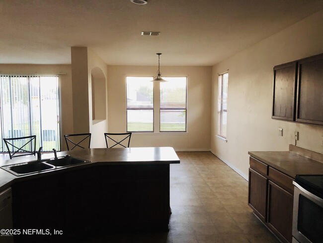 Foto del edificio - 3279 Horseshoe Trail Dr