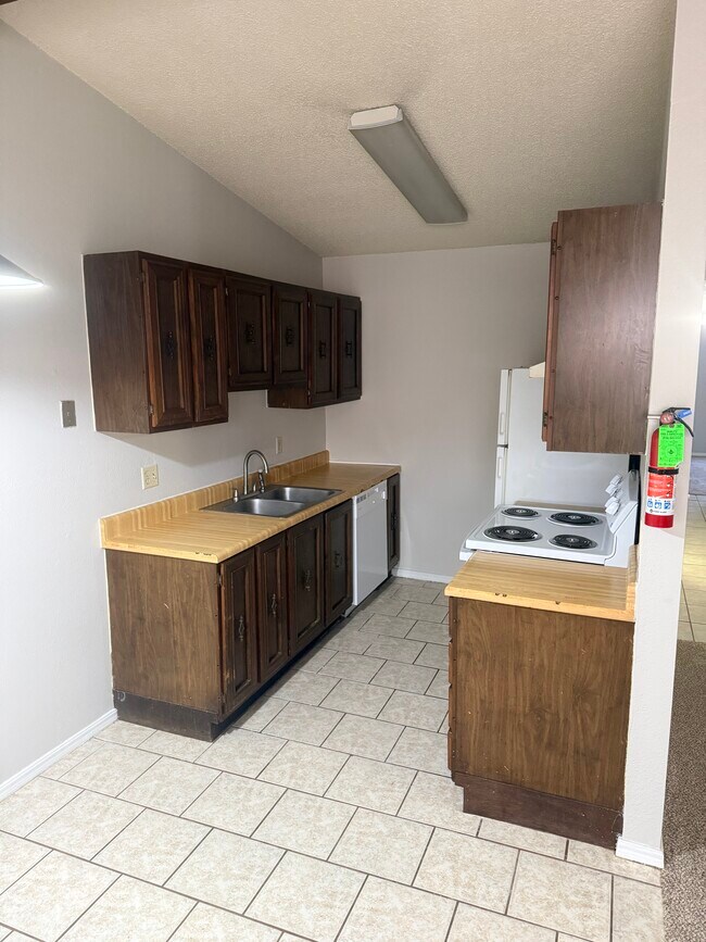 Foto del edificio - 828 Hardy Springs Cir