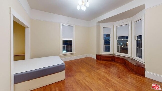 Building Photo - 487 43rd St