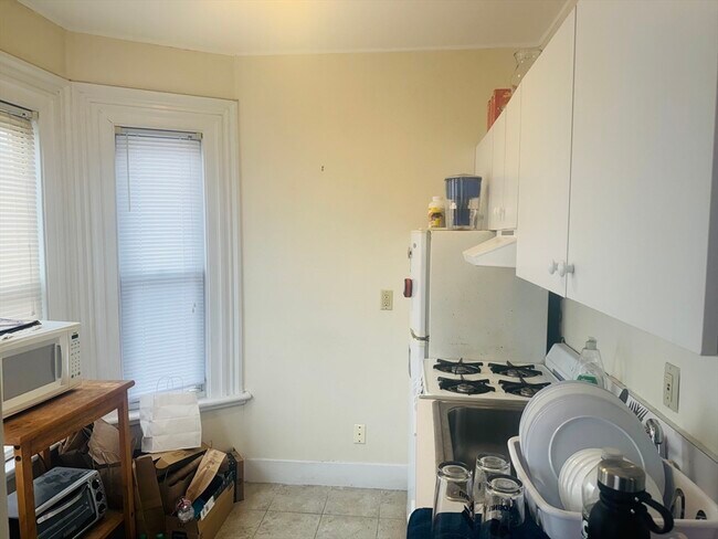 Building Photo - 329 Broadway