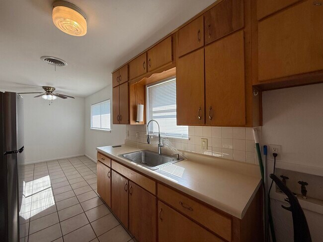 Foto del edificio - 5016 Rock Point St