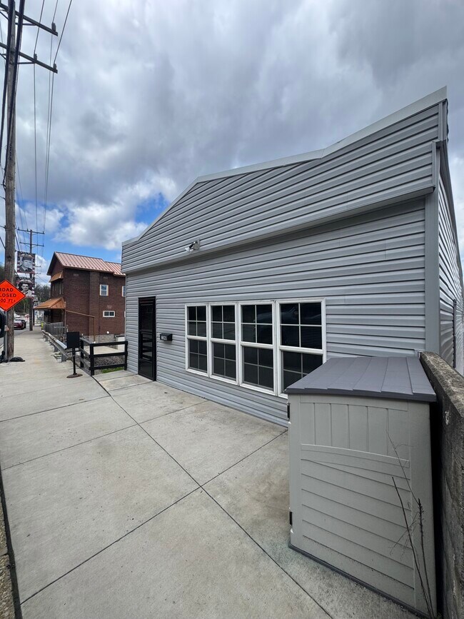 Foto del edificio - 1548 Island Ave