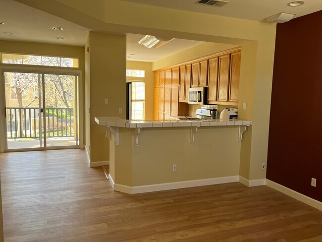Building Photo - 3586 Fitzsimmons Common