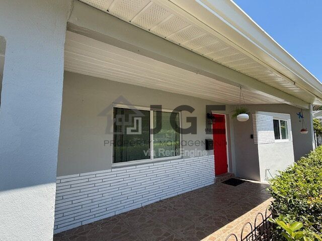 Foto del edificio - 6911 SW 12th St