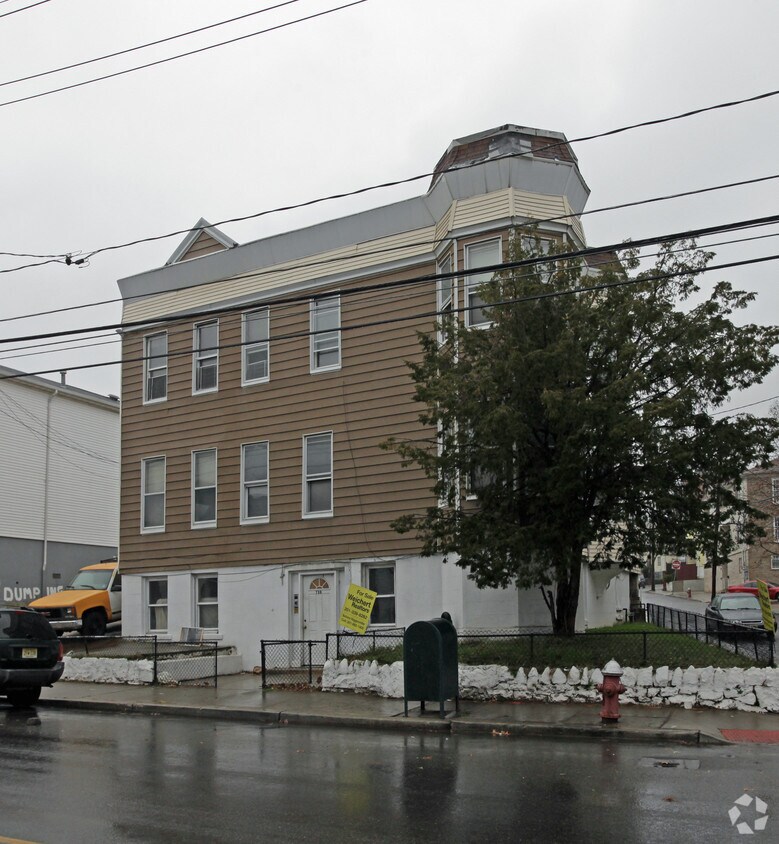 739 Garfield Ave, Jersey City, NJ 07305 739 Garfield Ave Jersey City
