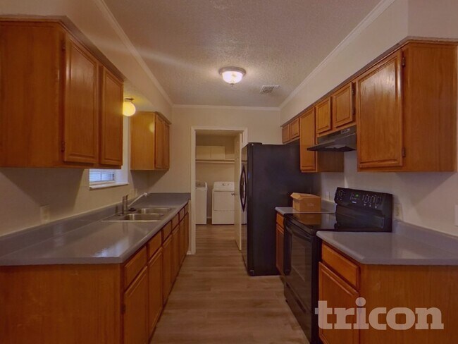 Foto del edificio - 7828 Texridge Dr