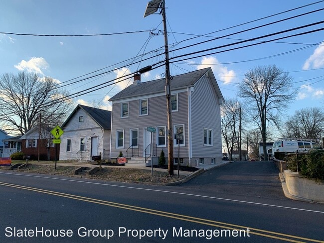 Building Photo - 3 br, 1.5 bath House - 245 4th St