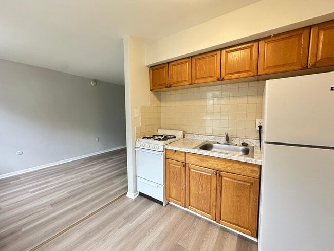 Foto del edificio - 7131 Marshall Rd