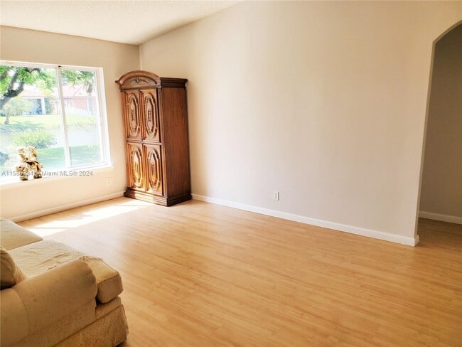 Building Photo - 2133 SW 119th Ave