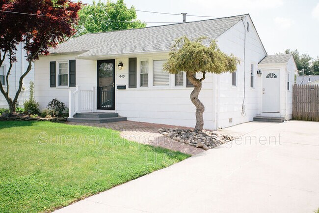 Building Photo - 440 9th Ave