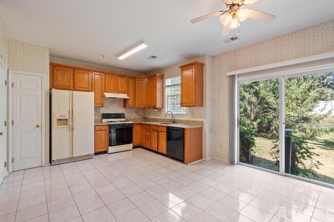 Foto del edificio - 1209 Blossom Cir