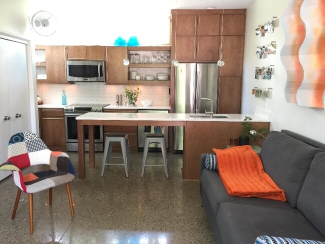 Photo - 622 Fatherland St Apartment