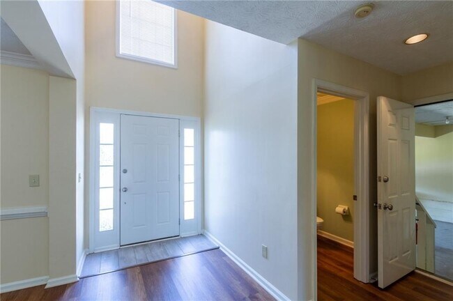 Foto del edificio - 2887 Manor Glen Ln NW