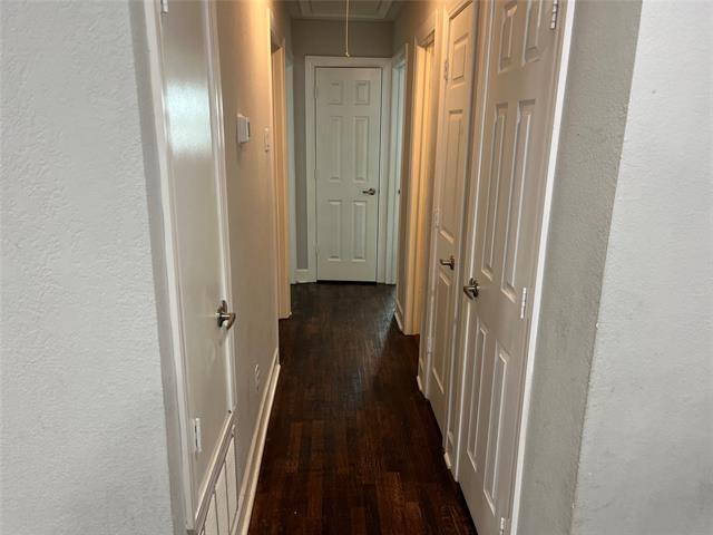 Building Photo - 2631 Springvale Dr