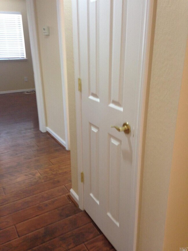 Foto del edificio - 1103 Meadowlark Dr