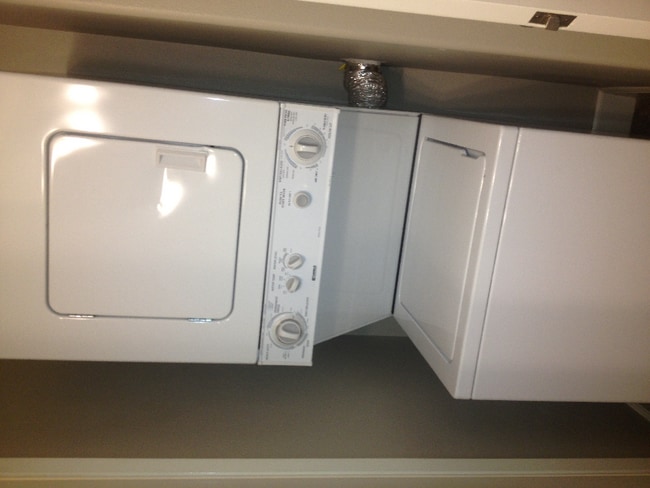 Foto del edificio - 140 Uwapo Rd