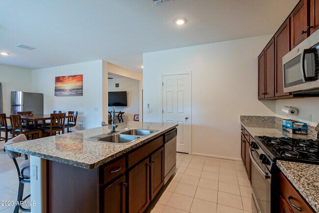 Foto del edificio - 3217 N Pleasant View Ln