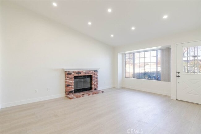 Building Photo - 514 E Ave J 9