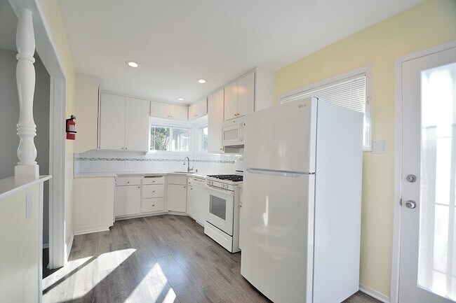 Building Photo - 4221 W 162nd St